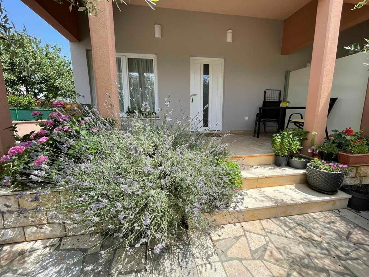 Runa With Terrace Porec Esterno foto
