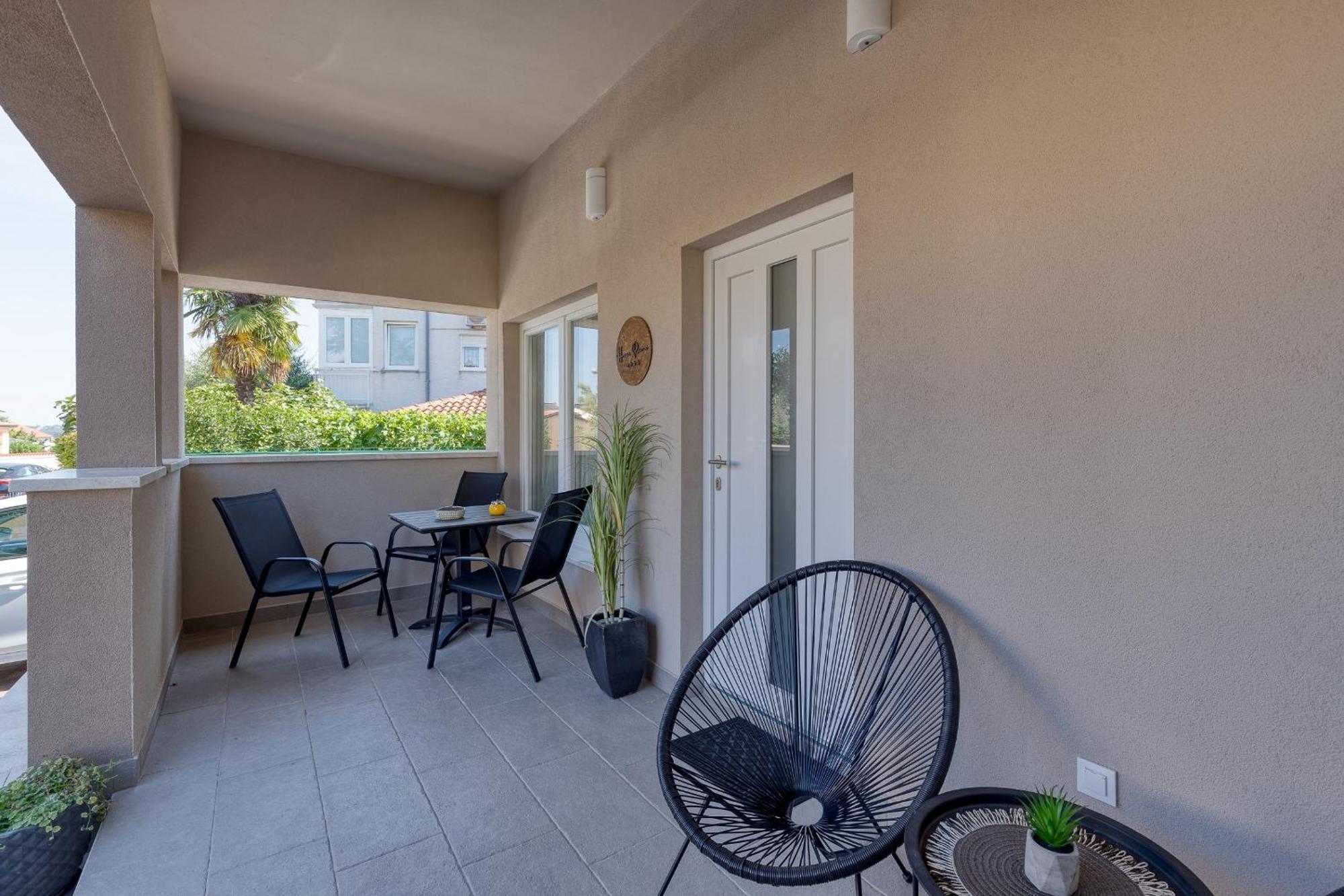 Runa With Terrace Porec Esterno foto